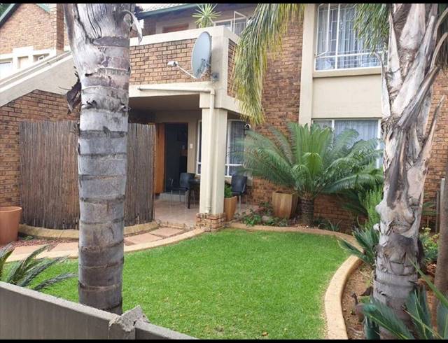 2 BEDROOM TOWNHOUSE FOR SALE IN GLEN MARAIS